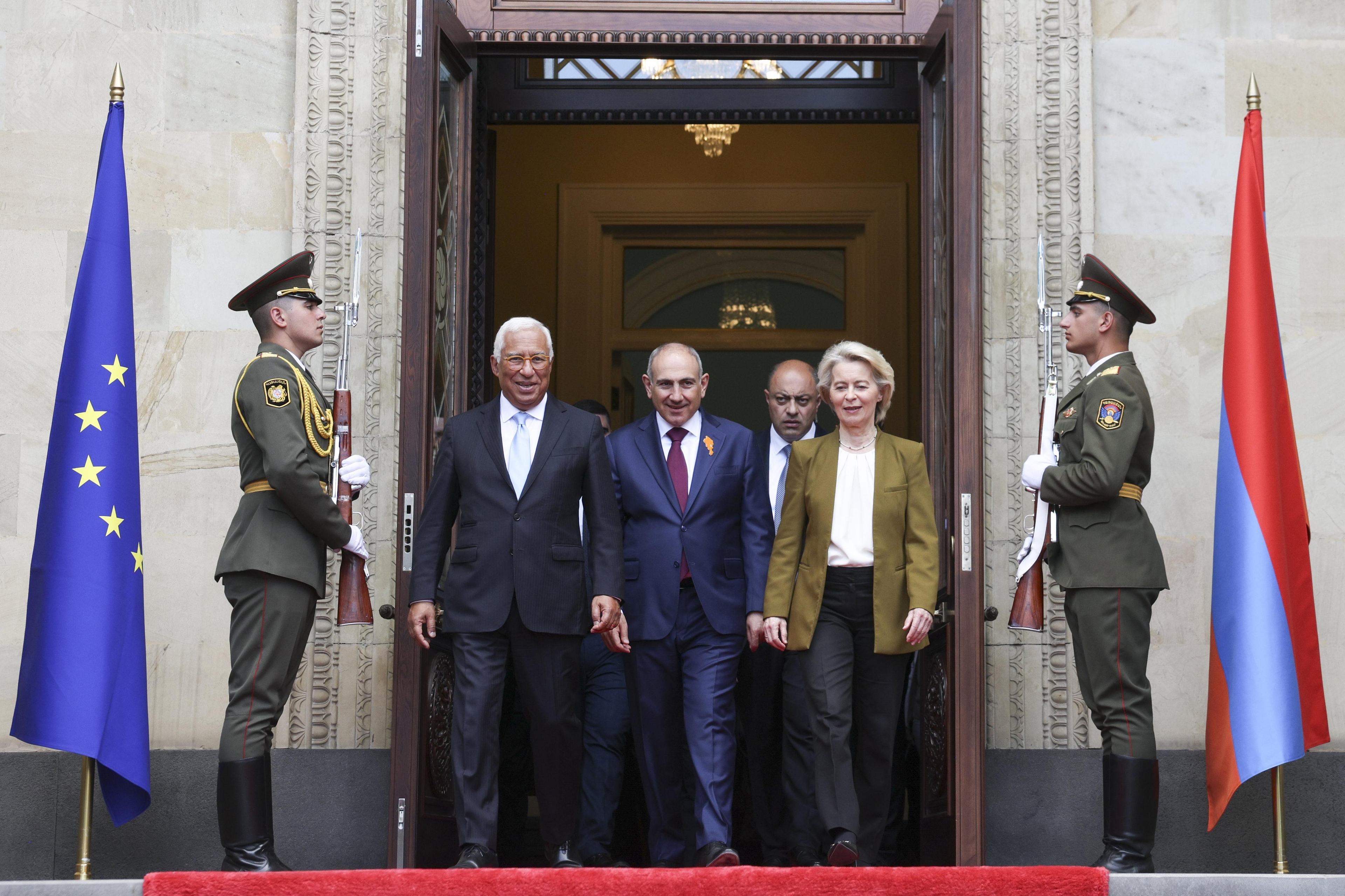 Лидеры ЕС и премьер-министр Армении Никол Пашинян после первого саммита ЕС — Армения в Ереване, 5 мая 2026 года