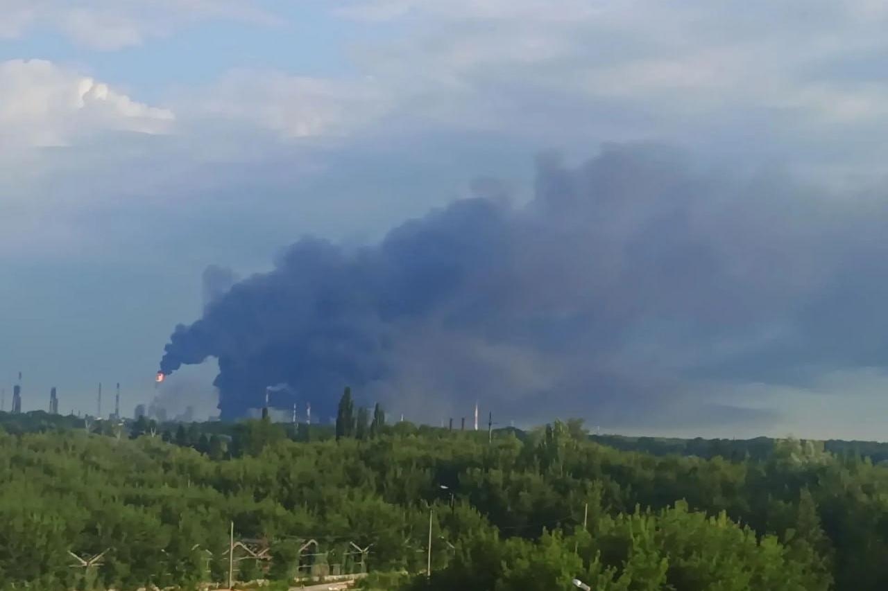 Пожар в промзоне Салавата. 14 июля 2026. Фото: Exilenova+