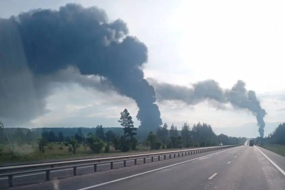 Пожар на НПЗ «НС-Ойл» в Ульяновской области. Фото: Exilenova+