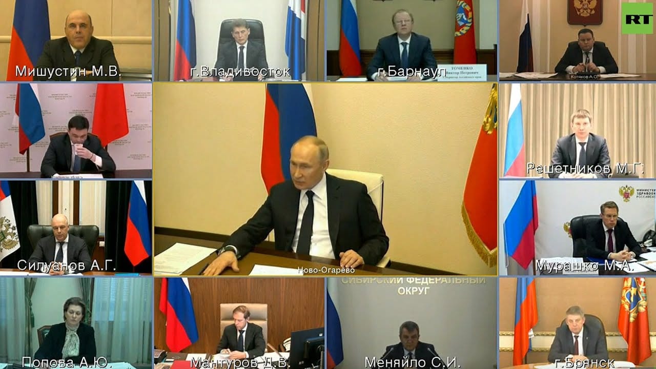 Путин в домике. Под видом "федерализации" президент уходит от ответственности во время эпидемии
