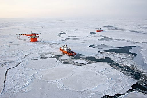 Главы крупнейших нефтяных компаний просят отменить экологическую экспертизу для скважин в Арктике