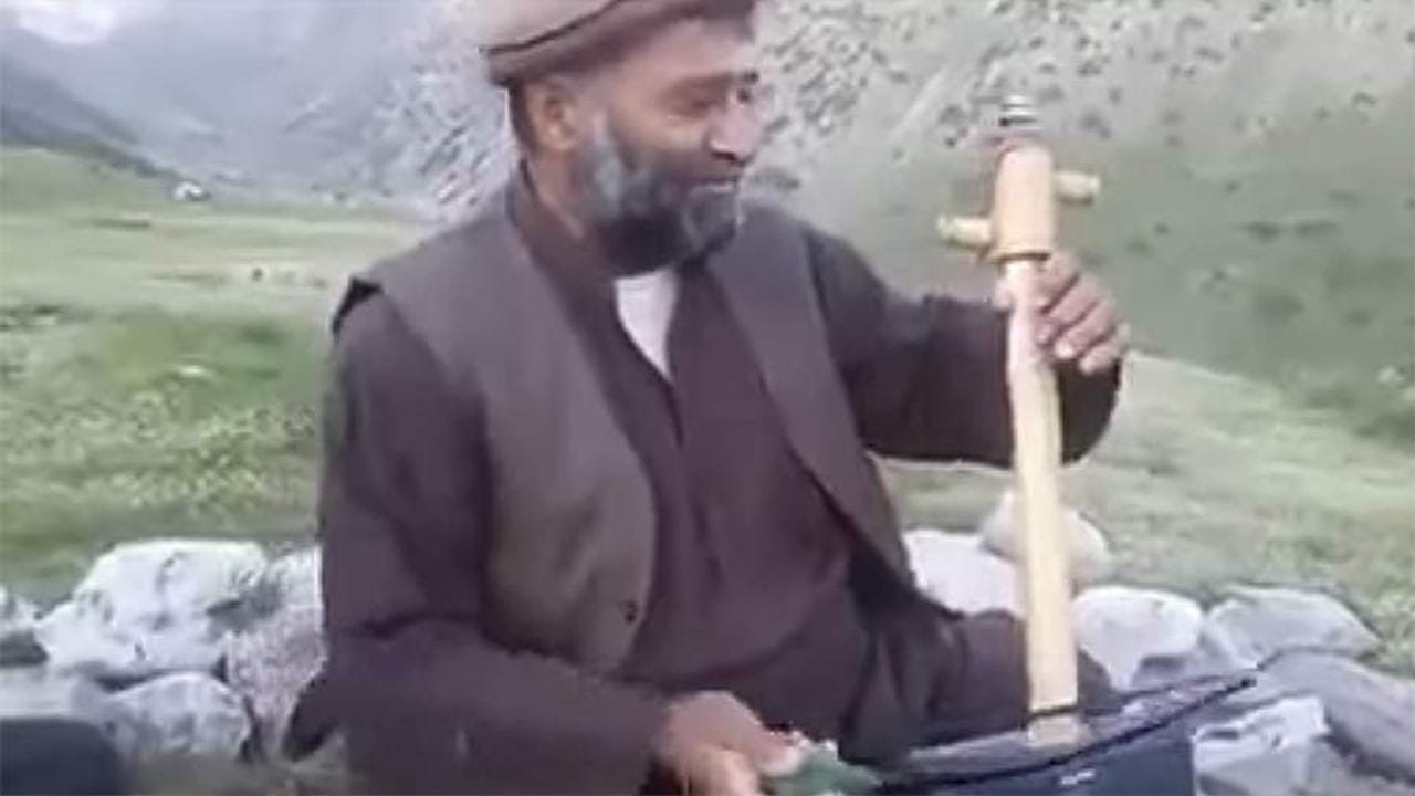 Талибы убили популярного в Афганистане фолк-артиста. Он исполнял музыку публично