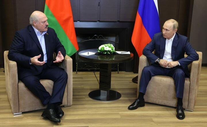 Лукашенко и Путин договорились о развертывании совместной региональной группировки войск