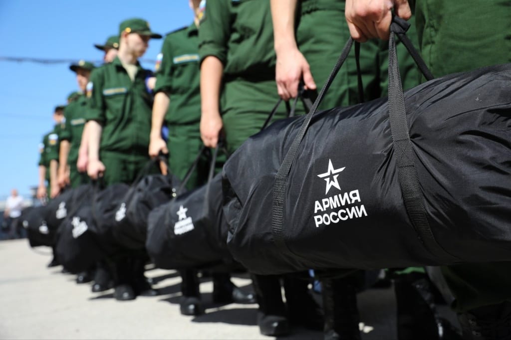 Освобождающая часть россиян от мобилизации директива Генштаба является рекомендацией военкоматам. Это не закон — правозащитник 