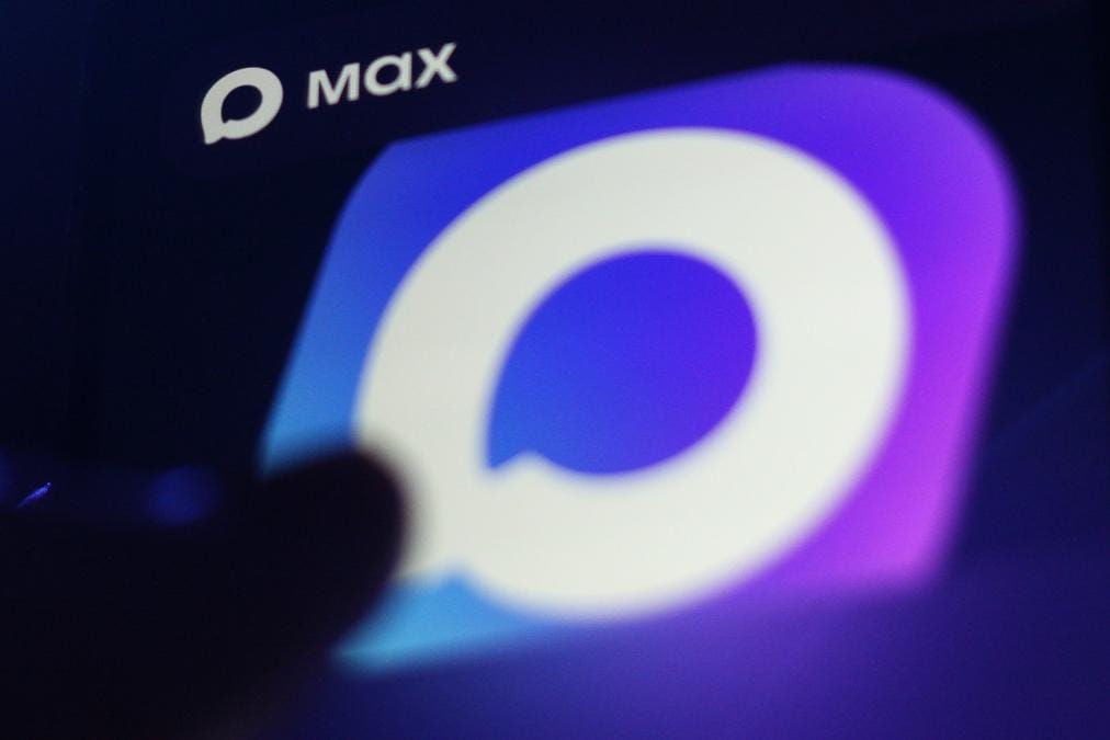Мессенджер Max перестал присылать push-уведомления на iPhone. Накануне его удалили из App Store