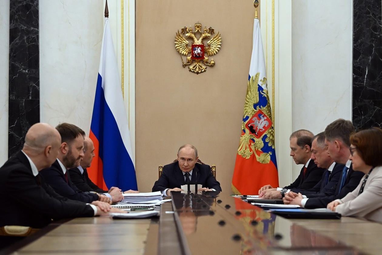 Путин заявил о стабильности российской экономики — на фоне почти нулевого роста ВВП, топливного кризиса и высоких инфляционных ожиданий