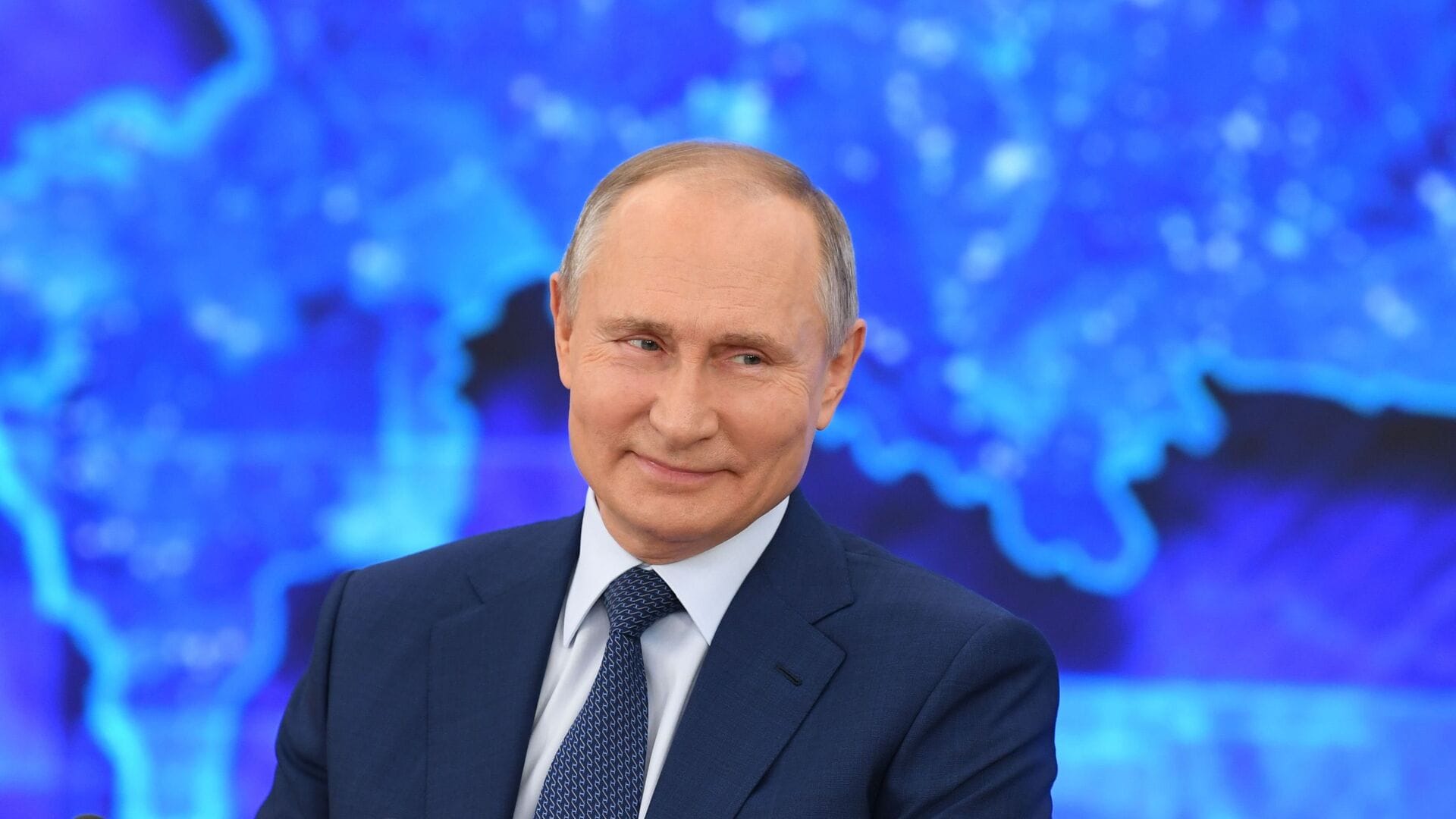 Путин потребовал переселить россиян из трущоб. Он повторяет это уже 15 лет