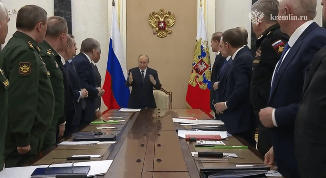 Российская и украинская делегации — в Турции. Накануне Путин провел совещание «по подготовке предстоящих переговоров»