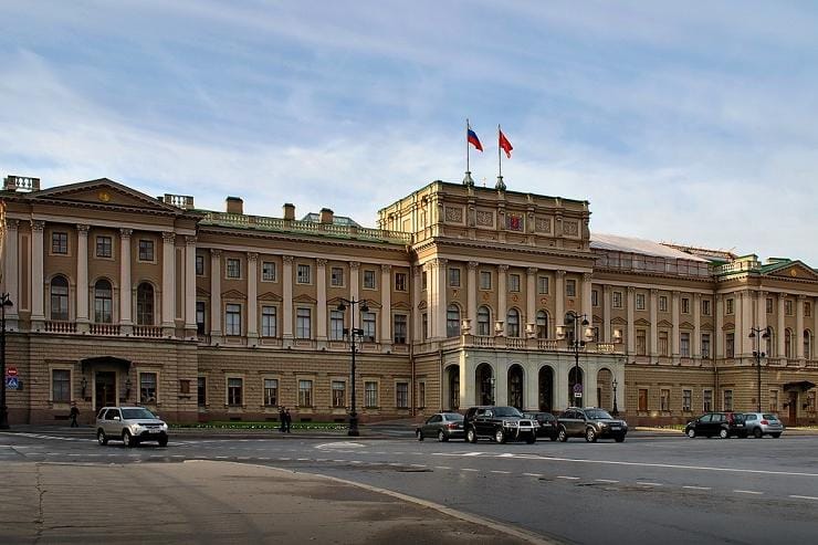 Кандидатам в ЗакС Петербурга от «Яблока» откажут в регистрации из-за утери документов. Один из них снял подачу всех нужных справок на видео