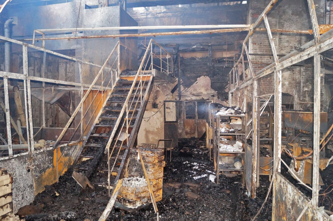 Последствия удара по Кореневскому заводу низковольтной аппаратуры в Курской области