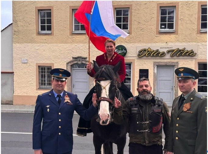 Ничто не выдавало российских шпионов в Германии (Андрей Майоров слева)